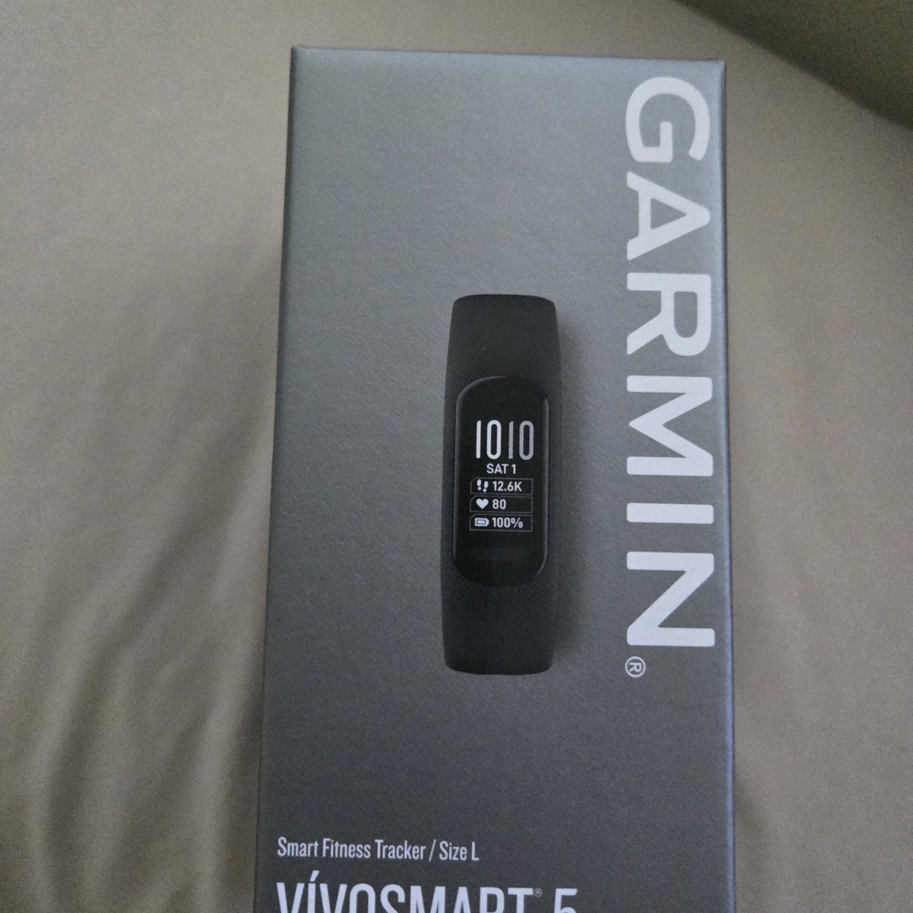 NIB Garmin Vivosmart 5 Fitness Tracker - Black